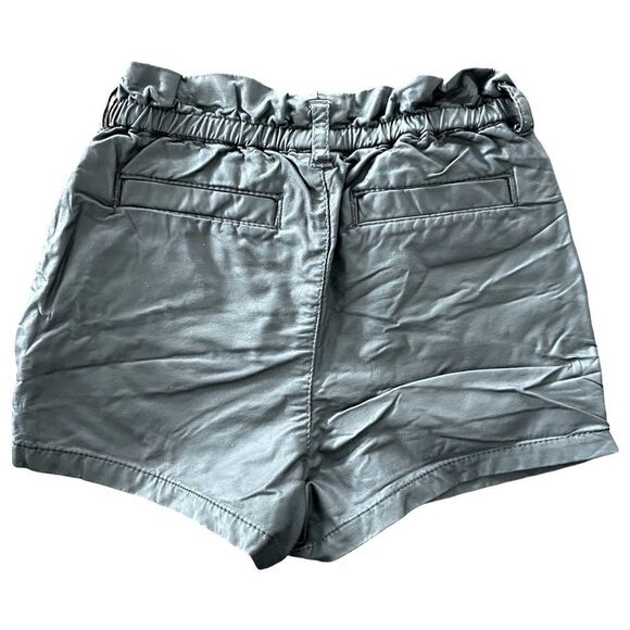 Baby Gap faux leather black ruffle shorts Girl’s size 2T elastic waistband - Picture 5 of 5
